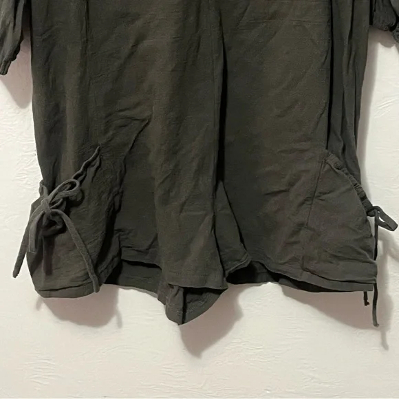 🌟🌟Elegant Olive Button-Up Romper - Picture 3 of 8